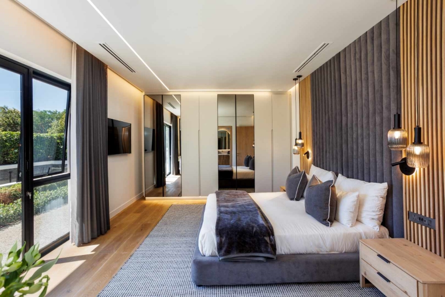 7 Bedroom Property for Sale in Val De Vie Estate Western Cape